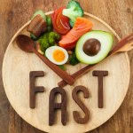 Jejum intermitente e performance: Prós, contras e aplicações práticas na rotina de treinos com insights de Gustavo Luíz Guilherme Pinto.