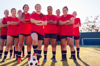 Formiga assume diretoria no Ministério do Esporte e reforça institucionalização do futebol feminino no Brasil