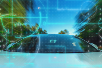 A semelhança entre carros e computadores ganha vida quando Sérgio Bento De Araújo analisa as inovações que transformaram a forma de dirigir.