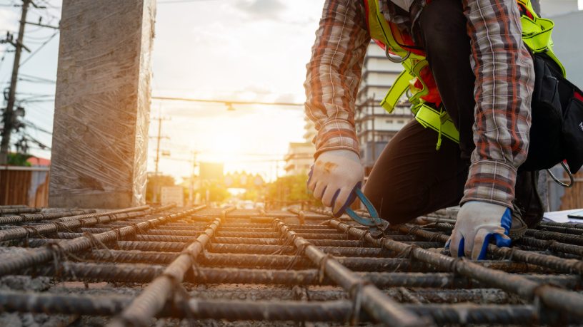 Transporte, içamento e montagem de painéis treliçados exigem atenção técnica — Valderci Malagosini Machado destaca os cuidados essenciais para garantir segurança e desempenho estrutural.